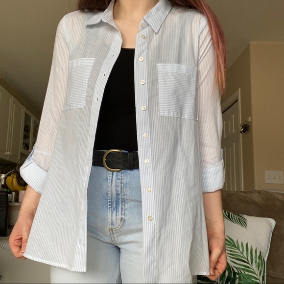 2 for 25 💗 Striped Lightweight Button Up - Picture 2 of 7